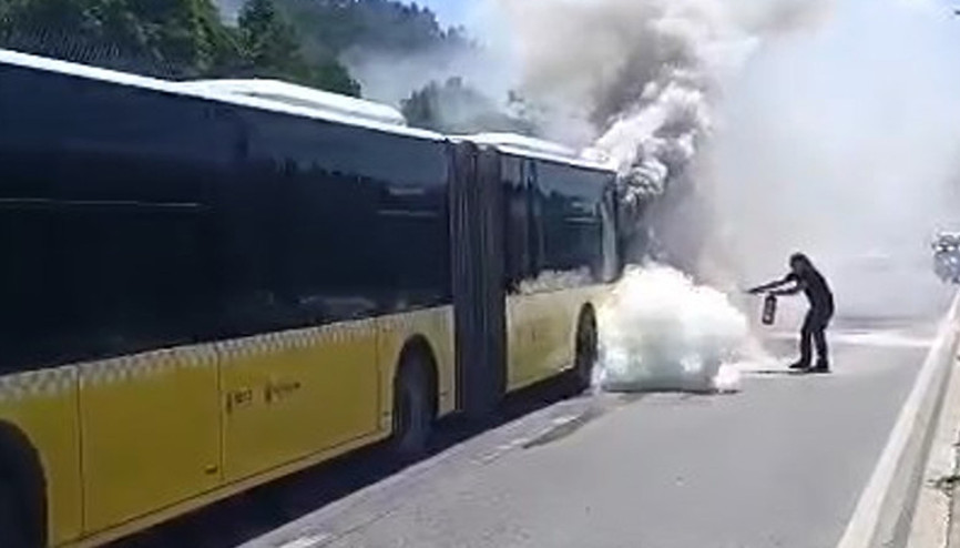 Ataşehir’de korku dolu anlar Seyir halindeki İETT otobüsü alev alev yandı Ataşehir’de korku dolu anlar Seyir halindeki İETT otobüsü alev alev yandı