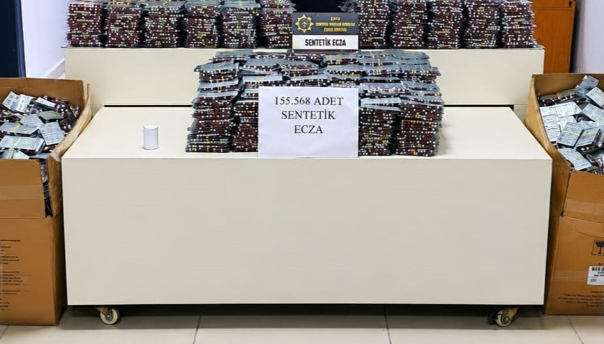 Mersinde 155 bin 568 sentetik ecza hapı ele geçirildi