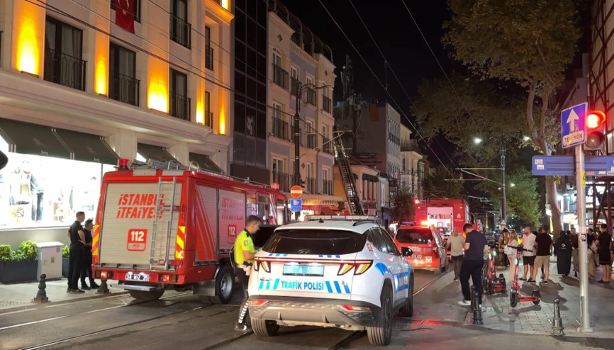 İstanbulda baz istasyonunda çıkan yangın söndürüldü