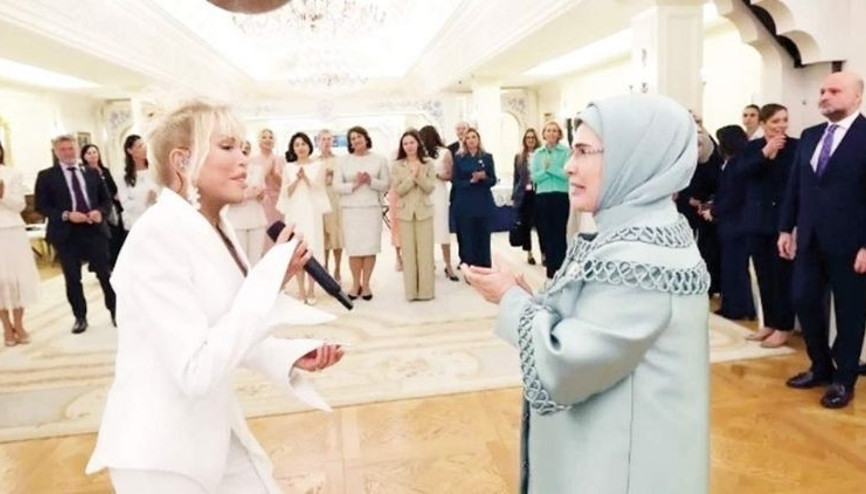 Ajda’nın konserinden ilk kare Ajda’nın konserinden ilk kare