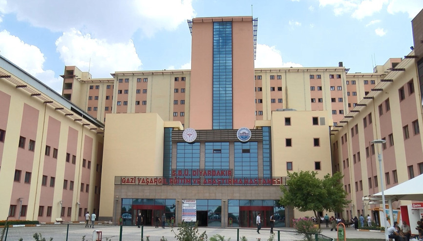 Çıkan tartışmada kalbinden bıçaklandı Çıkan tartışmada kalbinden bıçaklandı