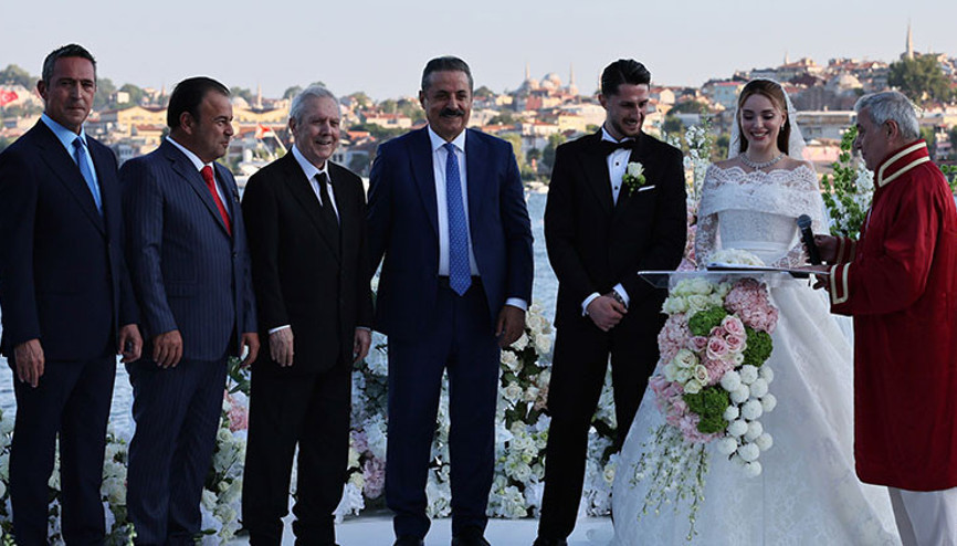 İsmail Yüksek, dünyaevine girdi