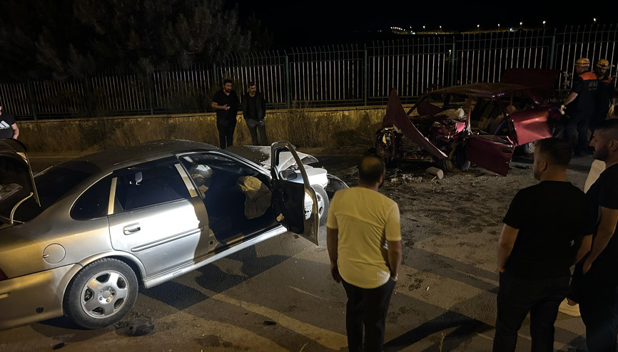 Sivasta iki otomobil çarpıştı: 6 yaralı