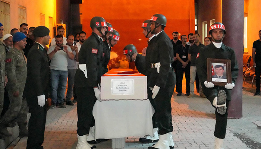 Cilo Dağında hayatını kaybeden emekli astsubay Yüksel Işık için askeri tören düzenlendi Cilo Dağında hayatını kaybeden emekli astsubay Yüksel Işık için askeri tören düzenlendi