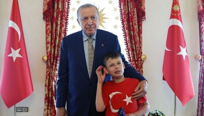 Cumhurbaşkanı Erdoğan, Cake Not Hate kampanyasıyla tanınan Harrisi kabul etti
