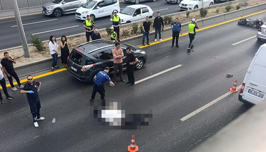 İki araca çarpan motosikletin sürücüsü uzman çavuş öldü