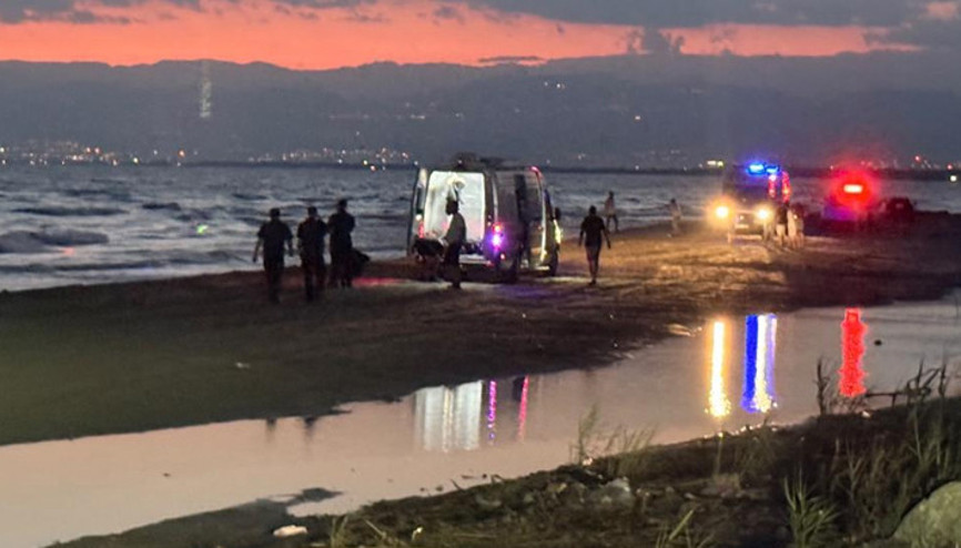 Mersinde kahreden olay Aynı aileden 5 kişi dalgalarla açığa sürüklendi... Can kaybı 4e yükseldi Mersinde kahreden olay Aynı aileden 5 kişi dalgalarla açığa sürüklendi... Can kaybı 4e yükseldi