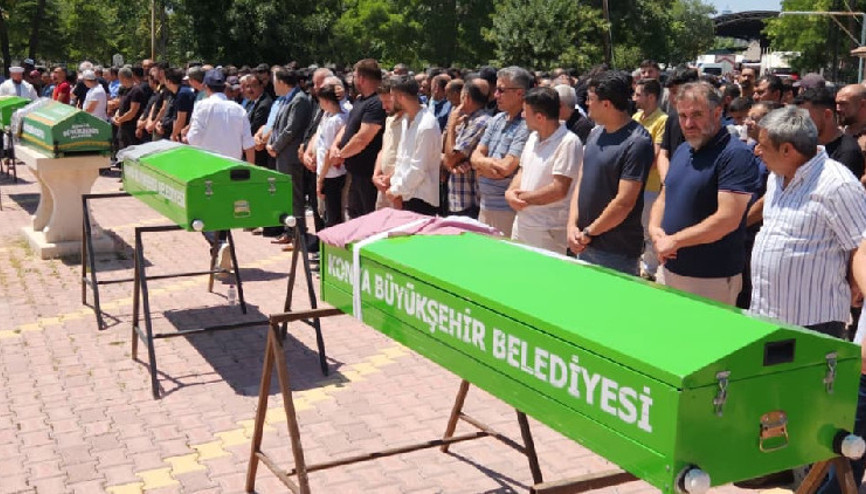 150 metrelik uçurumda facia: Hayatını kaybeden aynı aileden 5 kişi toprağa verildi 150 metrelik uçurumda facia: Hayatını kaybeden aynı aileden 5 kişi toprağa verildi