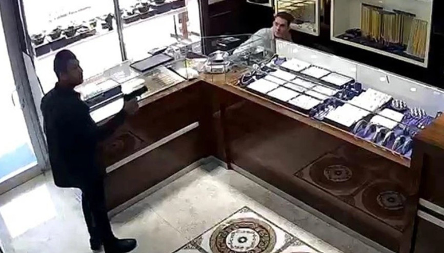 Kuyumcu, soygun girişiminde öldürülmüş Kuyumcu, soygun girişiminde öldürülmüş