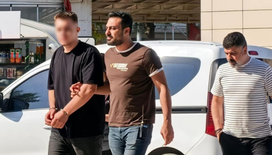 Arkadaşını silah ve bıçakla tehdit edip, başkasına olan 80 bin TLlik borcunu ödetti