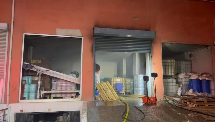 Pendik’te deterjan üretim yapan fabrikada çıkan yangın söndürüldü