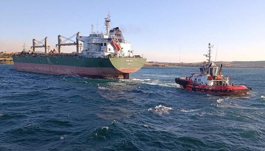 Çanakkale Boğazında yük gemisi karaya oturdu... Boğaz trafiğe kapatıldı