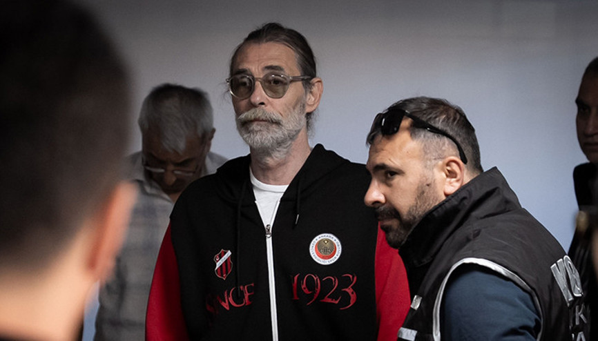 Son dakika... Etimesgut Belediyesine yolsuzluk operasyonu: Erdal Beşikçioğlu gözaltına alındı