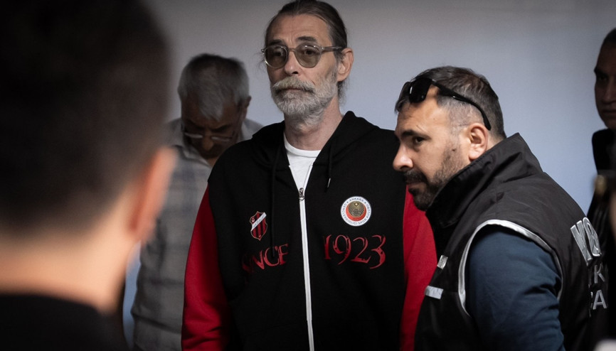 Etimesgut Belediyesine yolsuzluk operasyonu: Erdal Beşikçioğlu gözaltına alındı