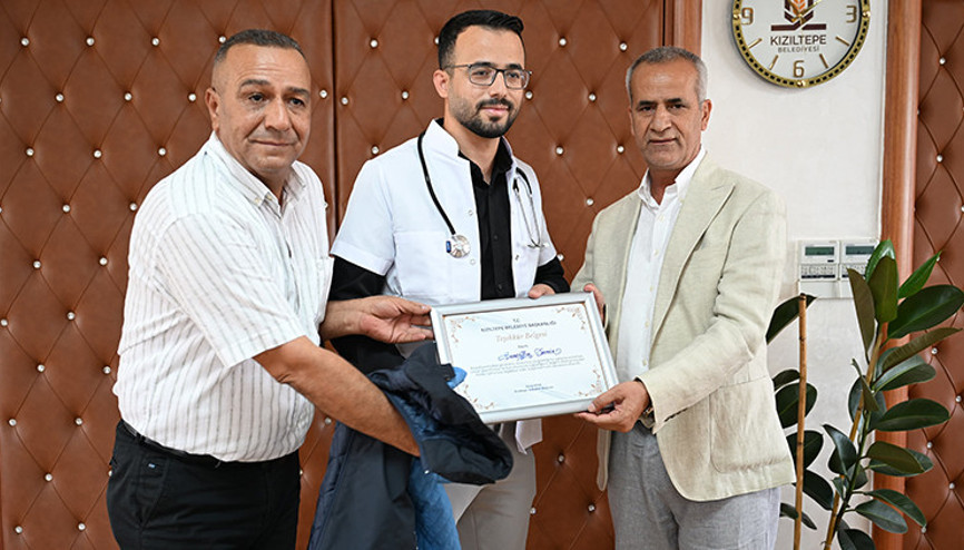 Mardinde hem zabıtalık yapıp hem tıp okudu: Şemdinliye doktor olarak atandı