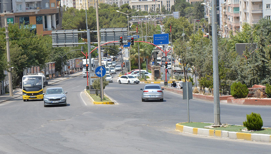 Mardinde termometreler 44 dereceyi gördü; cadde ve sokaklar boş kaldı