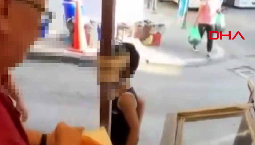 Çocuğu için lahmacun almak isteyen kadına 5ten az satmam diyen seyyar satıcının tezgahı kaldırıldı Çocuğu için lahmacun almak isteyen kadına 5ten az satmam diyen seyyar satıcının tezgahı kaldırıldı