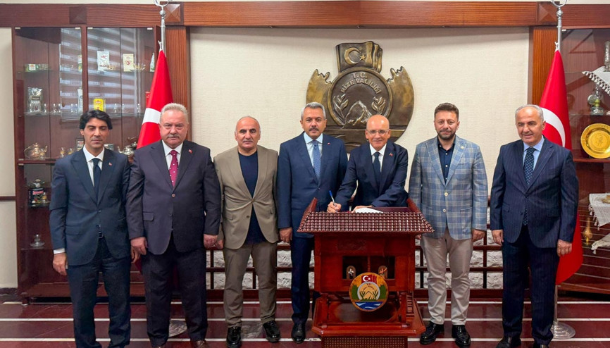 Bakan Şimşek Rizede ziyaretlerde bulundu Bakan Şimşek Rizede ziyaretlerde bulundu