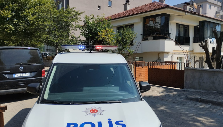Balkondan düşüp yaralandı Balkondan düşüp yaralandı