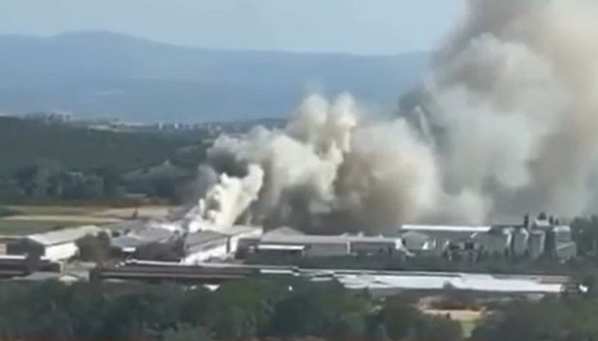 Tavuk çiftliğinde yangın: Ekipler müdahale ediyor