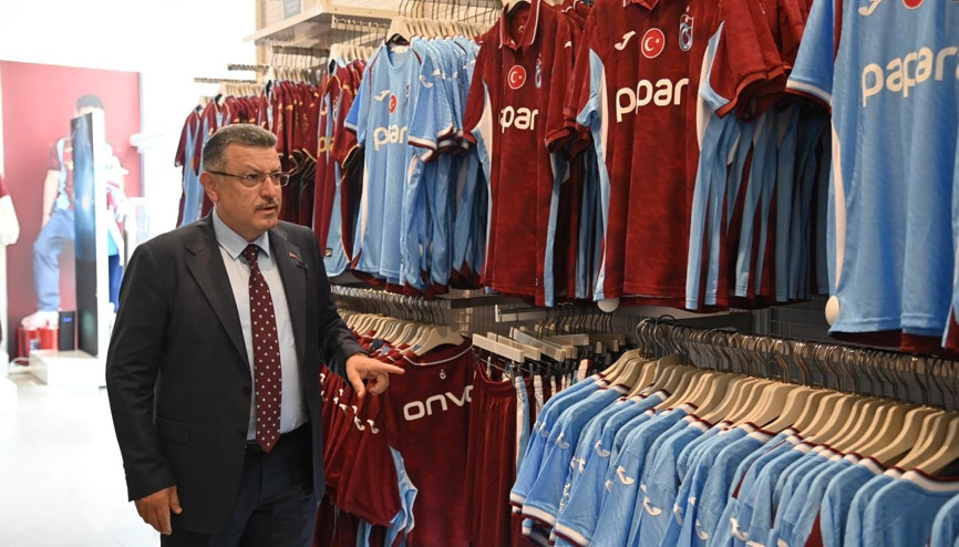Başkan Gençten Trabzonspora  6 BİN 661 formayla destek