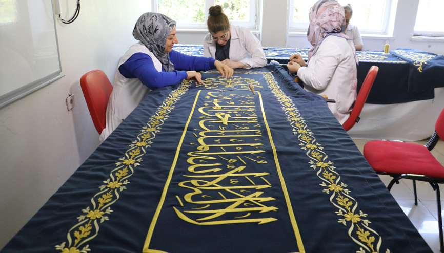 3üncü Selimin türbesinin örtüsü, Diyarbakırda ilmek ilmek işleniyor
