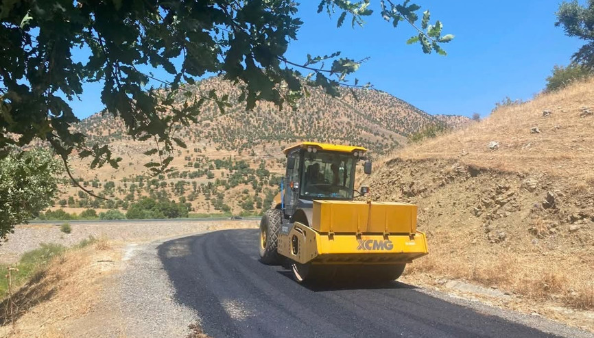 Sasonda köy yollarında bakım ve onarım çalışmaları sürüyor