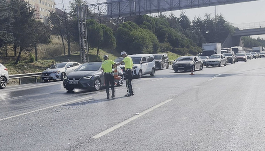 İstanbulda 10 aracın karıştığı zincirleme kaza
