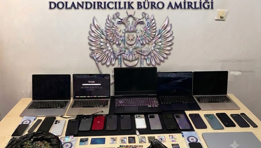 Kendilerini banka personeli olarak tanıtıp 50 milyon lira dolandırdılar