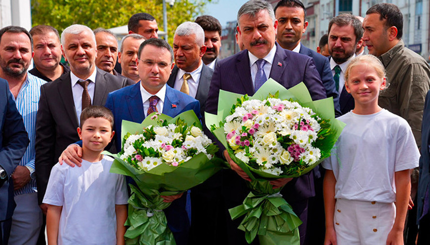 Bakan Gürlek ve Bakan Çiftçiden Esenyurtta inceleme