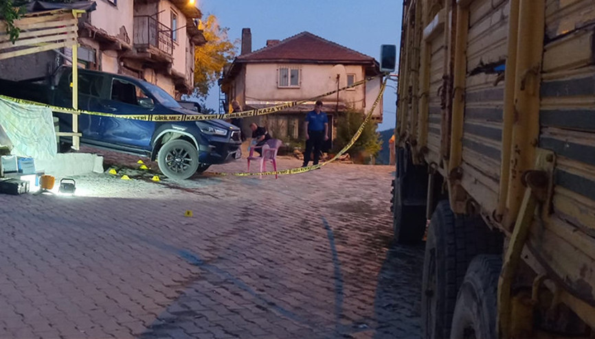 Tartıştığı husumetlilerine tabancayla ateş açtı: 2 ölü