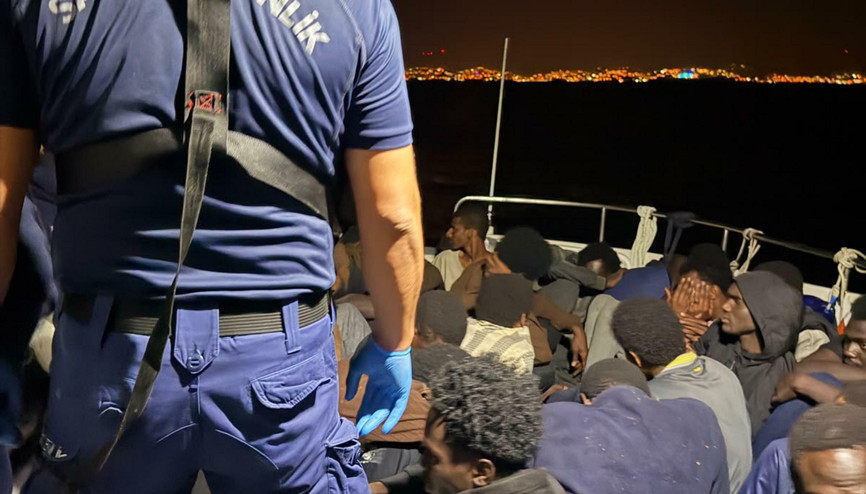 Kuşadası açıklarında 29 kaçak göçmen yakalandı