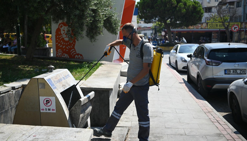 Kuşadası Belediyesi halk sağlığı için sahada