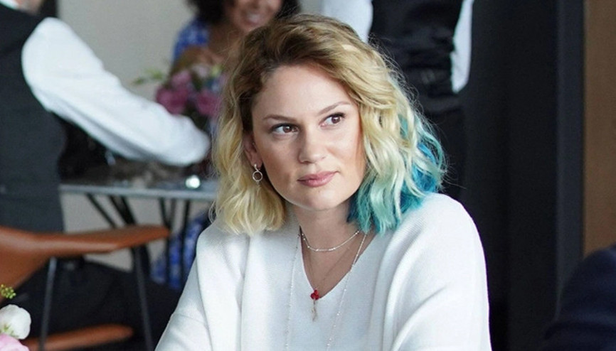 Ahbap soruşturmasında ifade veren oyuncu Farah Zeynep Abdullah: Dernekle koordineli bir faaliyetim olmadı Ahbap soruşturmasında ifade veren oyuncu Farah Zeynep Abdullah: Dernekle koordineli bir faaliyetim olmadı