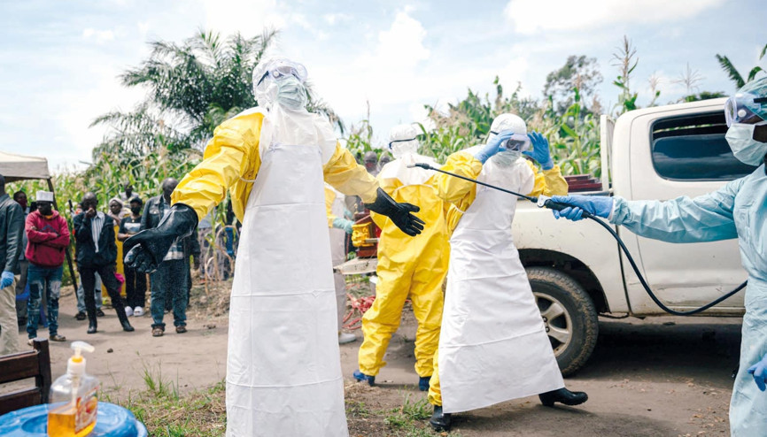 Ebola 6 ayda 2 bin can aldı