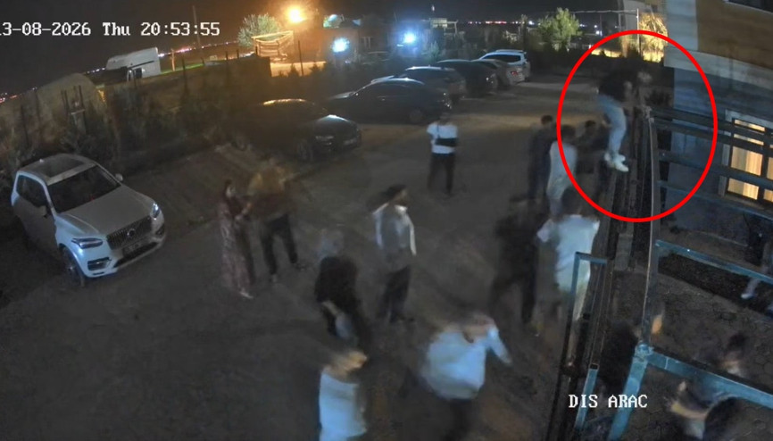 Damadının evini bastığı iddiasıyla gözaltına alınan ilçe başkanı, serbest bırakıldı Damadının evini bastığı iddiasıyla gözaltına alınan ilçe başkanı, serbest bırakıldı