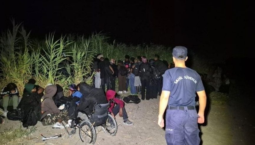 İzmirde 62 düzensiz göçmen yakalandı