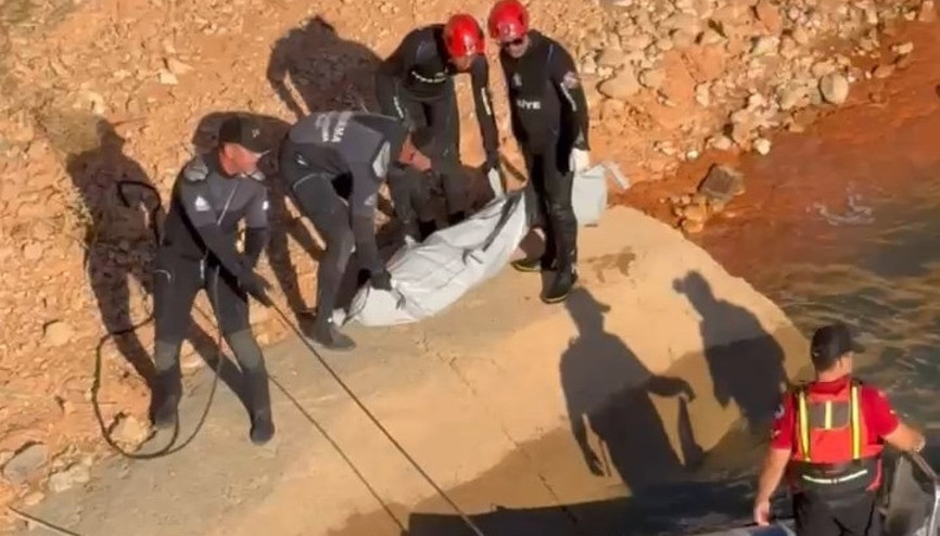 Diyarbakır’da baraj gölünde erkek cesedi bulundu Diyarbakır’da baraj gölünde erkek cesedi bulundu