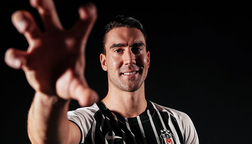 Beşiktaş, Dusan Vlahovici UEFA listesine ekledi