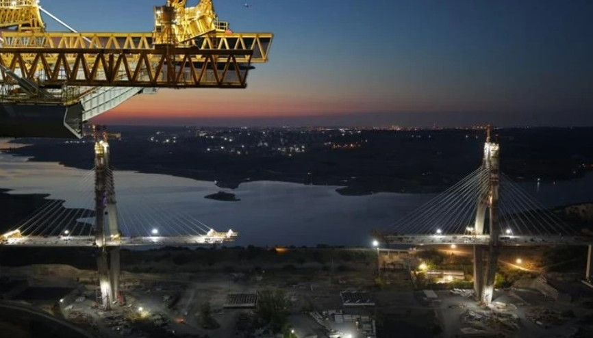 Kanal İstanbullun ilk köprüsünde 250 tonluk dev operasyon