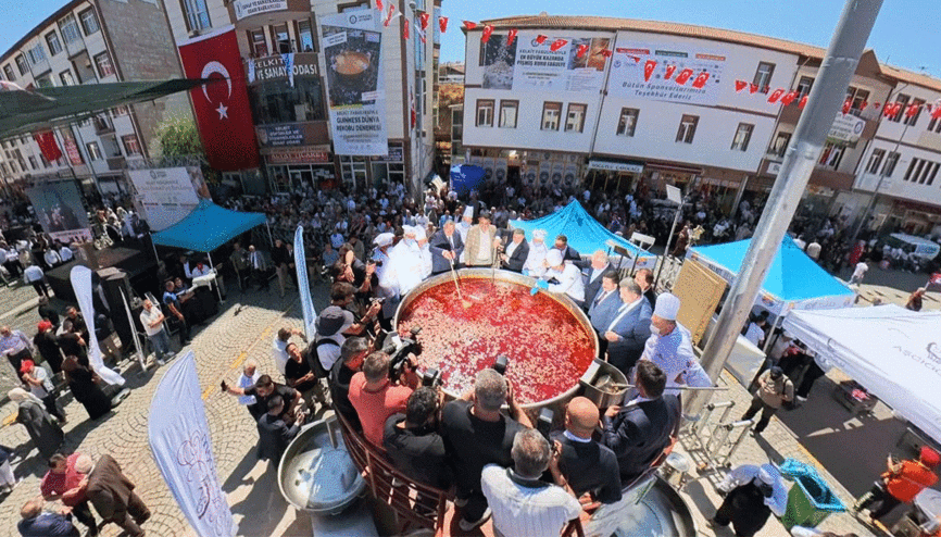 Dev kazanda hazırlanan kuru fasulye ile dünya rekoru kırıldı