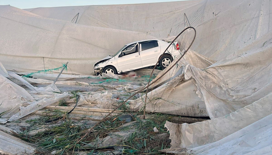 Seraya uçan otomobilin sürücüsü ile eşi öldü Seraya uçan otomobilin sürücüsü ile eşi öldü
