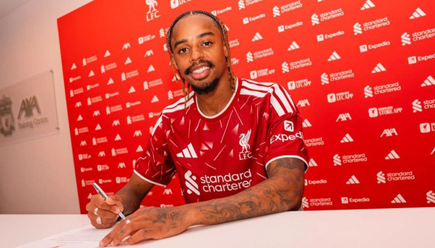 Liverpool tarihi transferini duyurdu