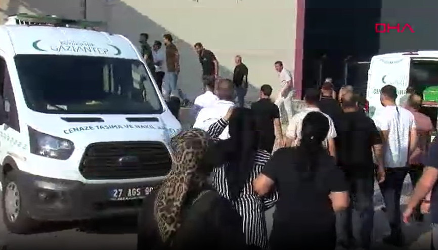 Kıbrısta alabora olan gemide yaşamını yitiren Balyemezin cenazesi uçakla Gaziantepe getirildi Kıbrısta alabora olan gemide yaşamını yitiren Balyemezin cenazesi uçakla Gaziantepe getirildi