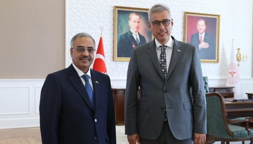 Bakan Memişoğlu, D-8 Genel Sekreteri Mahmood ile bir araya geldi