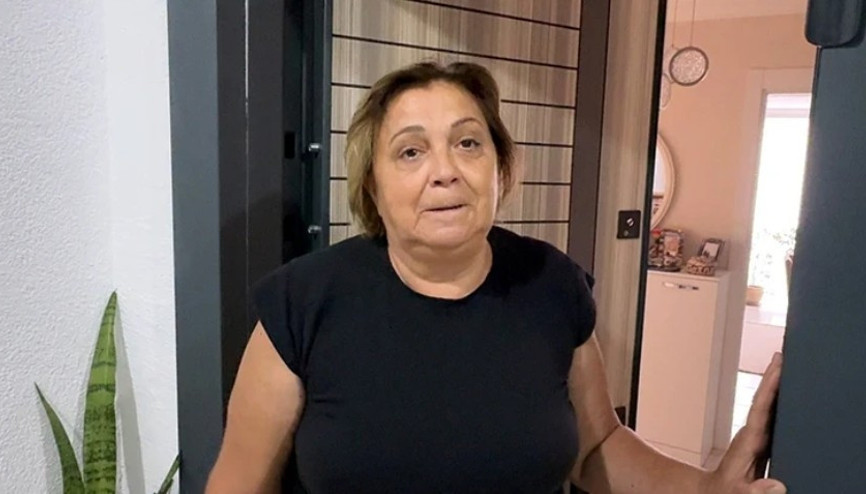 Avcılar’da daireye giren iki kadın 20 dakikada 1 milyon lira değerinde ziynet eşyasını çaldı Avcılar’da daireye giren iki kadın 20 dakikada 1 milyon lira değerinde ziynet eşyasını çaldı