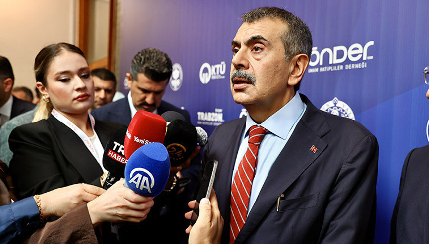 Bakan Tekin: Önlük zorunluluğu öğretmenlerin itibarı için bir tedbir