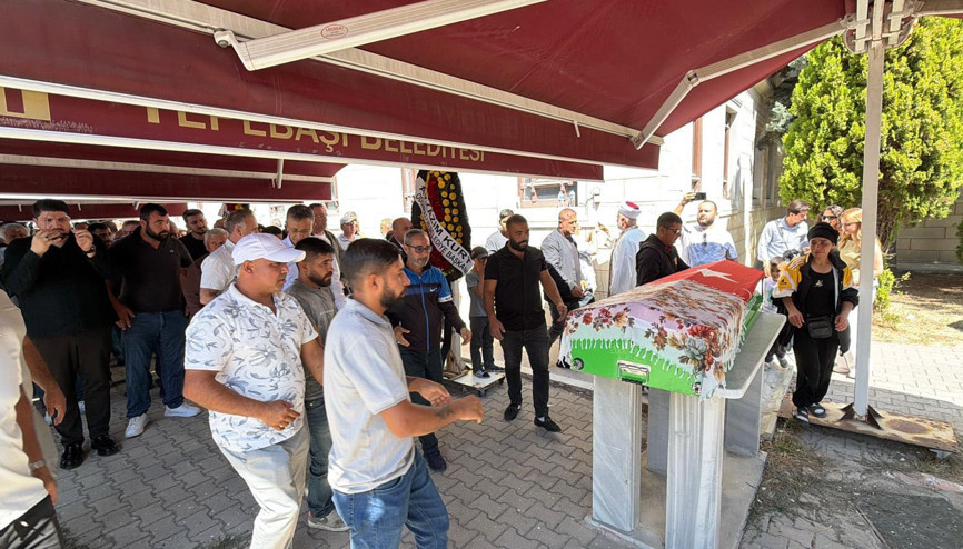 KKTC’deki gemi kazasında ölen 5 çocuk annesi toprağa verildi KKTC’deki gemi kazasında ölen 5 çocuk annesi toprağa verildi