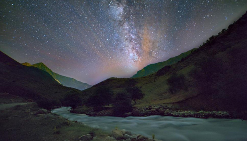 Vanda görsel şölen: Samanyolu ve Andromeda galaksileri aynı karede