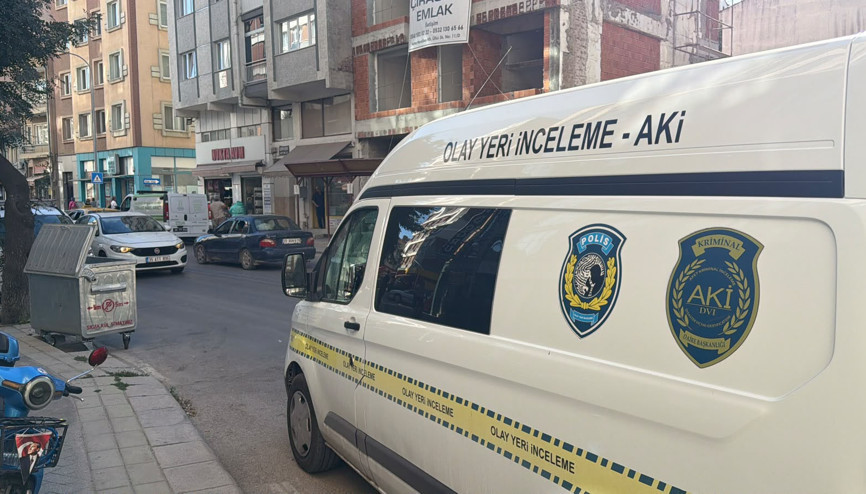 Evde kardeşleri tarafından ölü bulundu Evde kardeşleri tarafından ölü bulundu